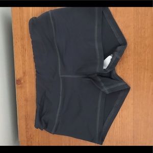 Fleo booty shorts dark gray